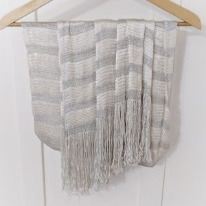 MOVING SALE✨Slinky Silver & White Scarf